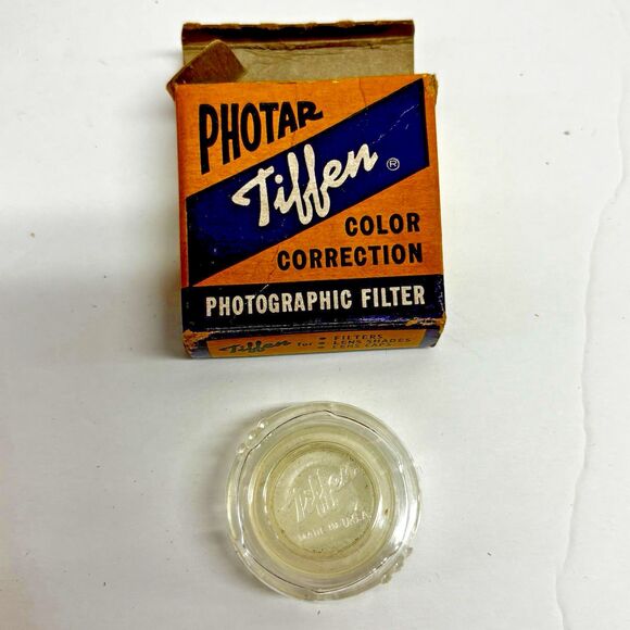 Revere 8 Model B-63 Vintage Movie Camera 8mm with Case and Accessories Untested - Picture 7 of 10